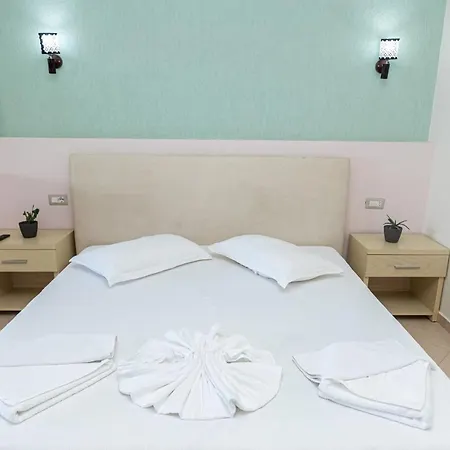 호텔 Picasso Radhimë